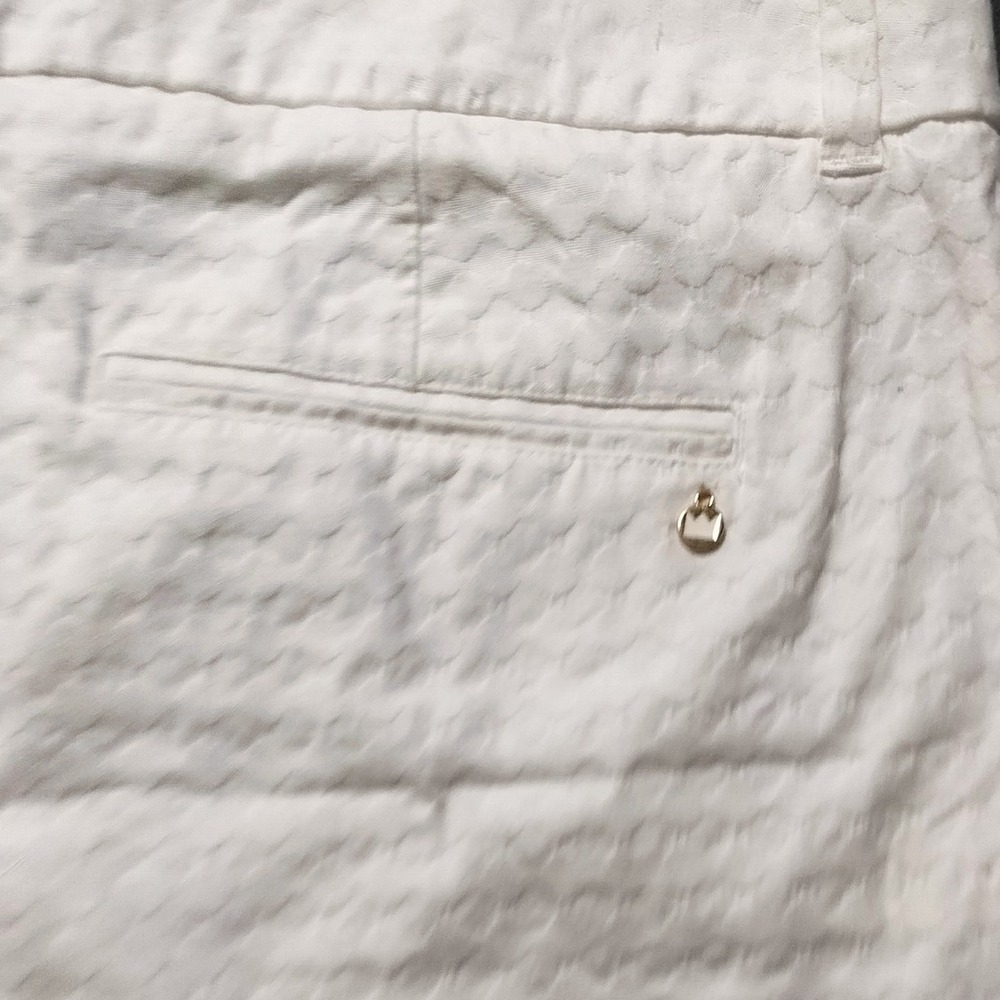 Crown & Ivy Shelby Scallop White Textured Shorts Womens 16 NEW
Preppy Coastal - Picture 5 of 8